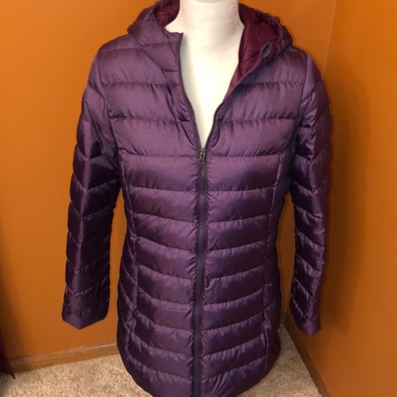 Eddie Bauer Jackets & Blazers - Eddie Bauer packable puffer jacket with bag.